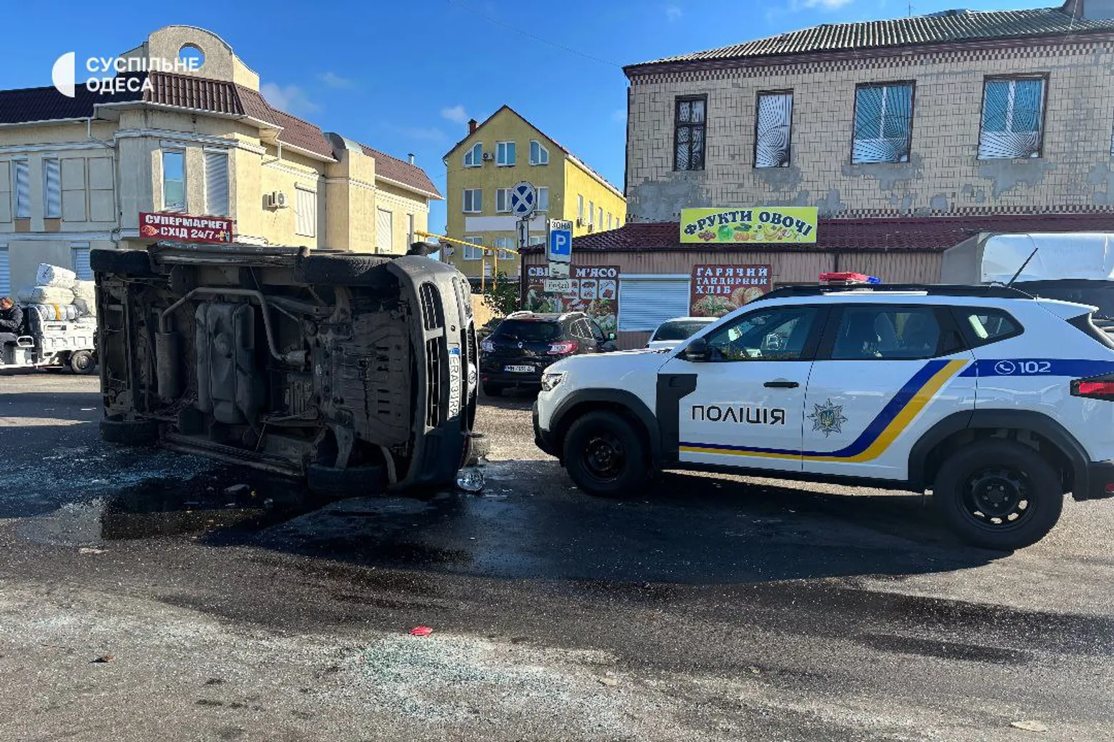 В Одесі натовп напав на військових ТЦК і перевернув автівку – відео