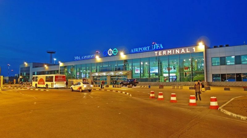 У РФ закрито шість аеропортів і горить електропідстанція