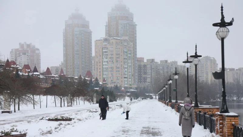 Влупить 8-градусний мороз та сипатиме сніг: в Україну прийде справжня зима
