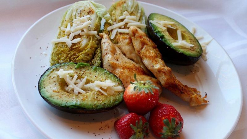 Авокадо: ключ до здорового серця? Експерти розкривають секрети його впливу.