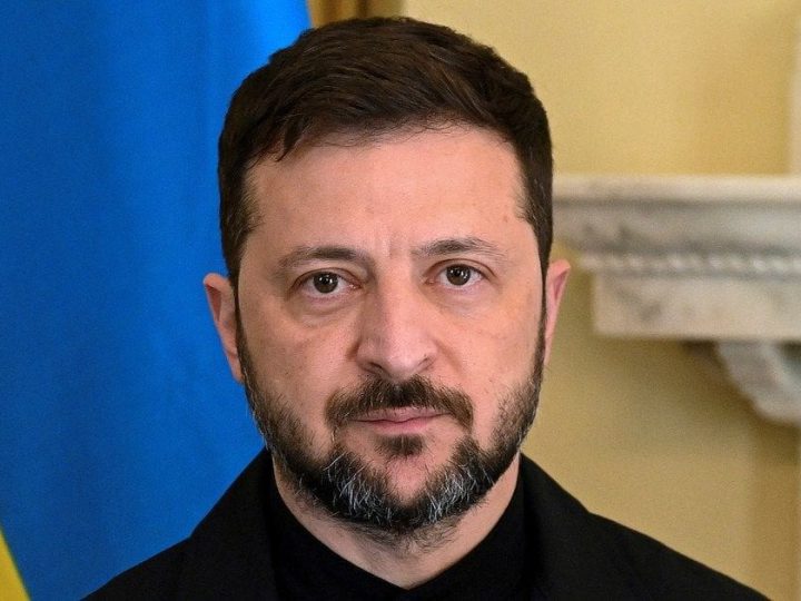 Чи довіряють українці Зеленському: соціологи здивували