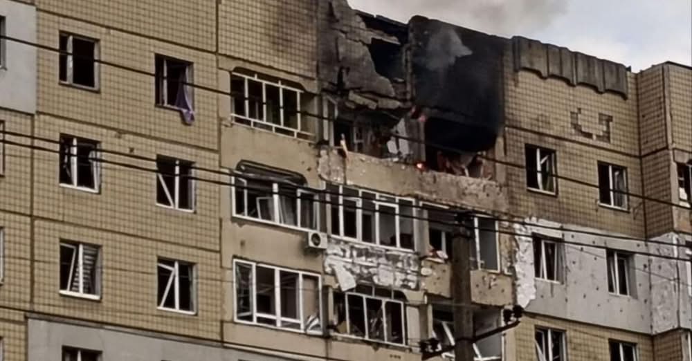 Ще одне влучання ворожого дрона у Львові: постраждав будинок на Сихові