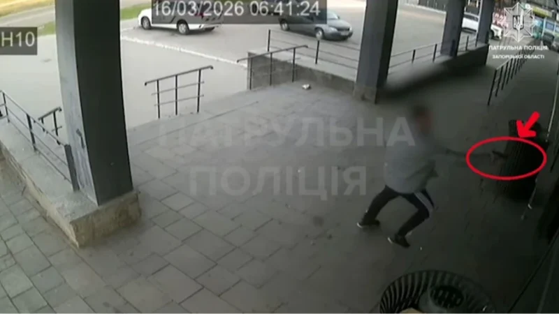 У Запоріжжі патрульний двічі вистрілив у чоловіка, який погрожував зброєю, – того згодом знайшли мертвим