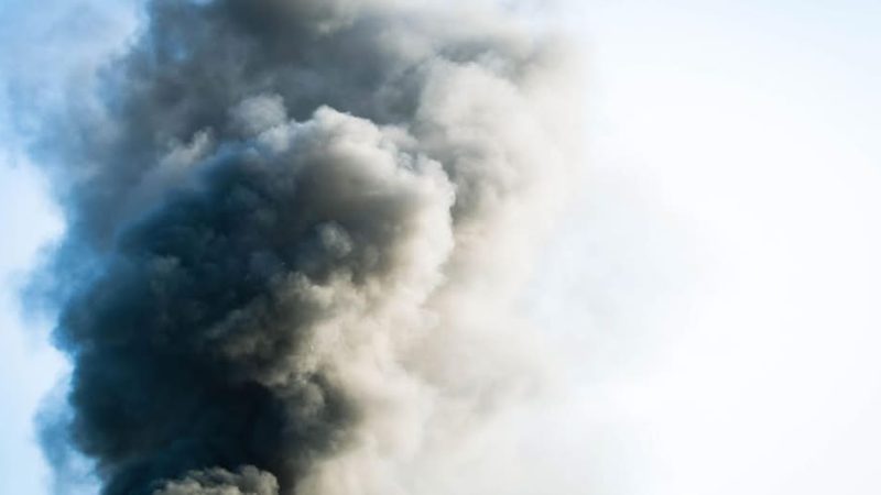 У Вінниці пролунали вибухи: над містом піднявся стовп чорного диму