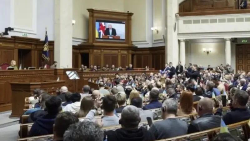 У Раді готуються до війни ще на три роки — УП