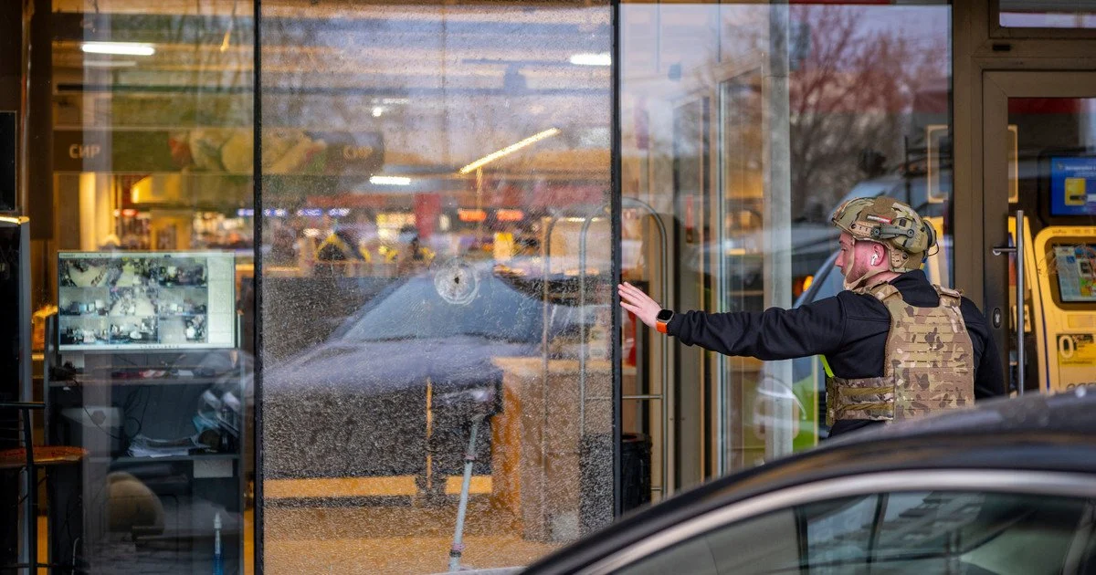 Теракт у Києві: поліцейські просто втекли з місця стрілянини, дитина залишилась в епіцентрі – відео