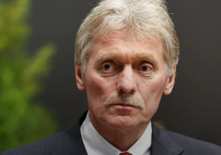 Кремль відреагував на указ Зеленського про дозвіл на парад у Москві