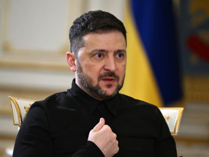 Скільки українців хочуть бачити Зеленського на посаді президента після завершення війни, – опитування