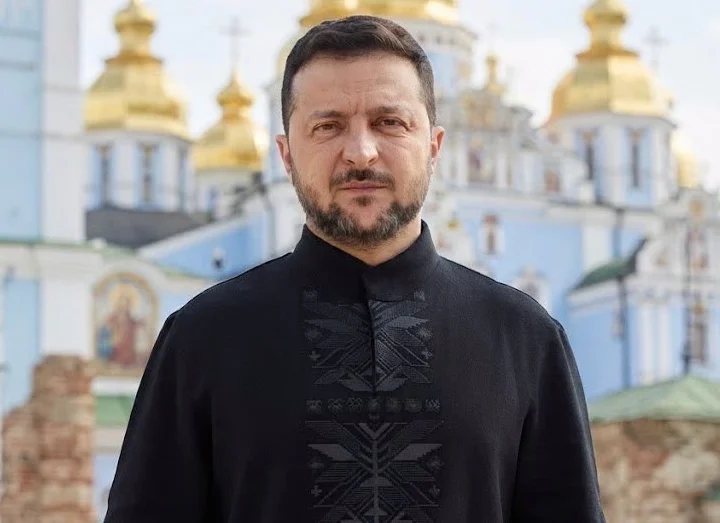 “Україна не віддасть Донбас, щоб зекономити Кремлю солдатів”: Зеленський звернувся до українців в День Незалежності