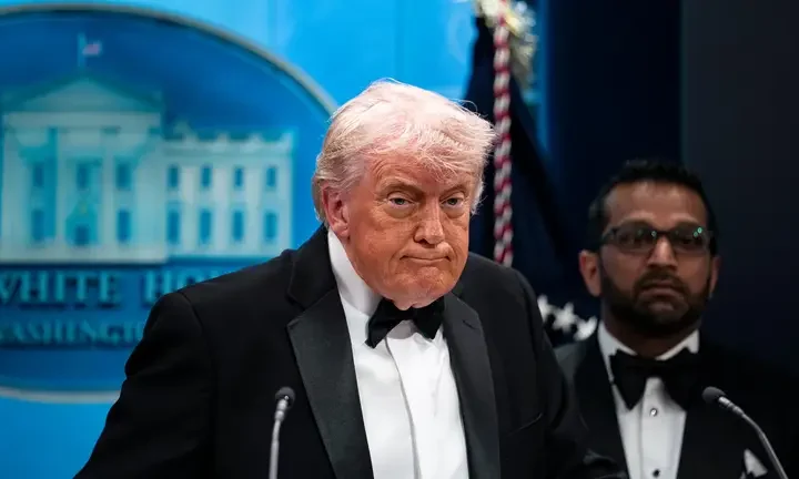 “Він втратив право керувати”: Карлсон закликав негайно усунути Трампа з посади