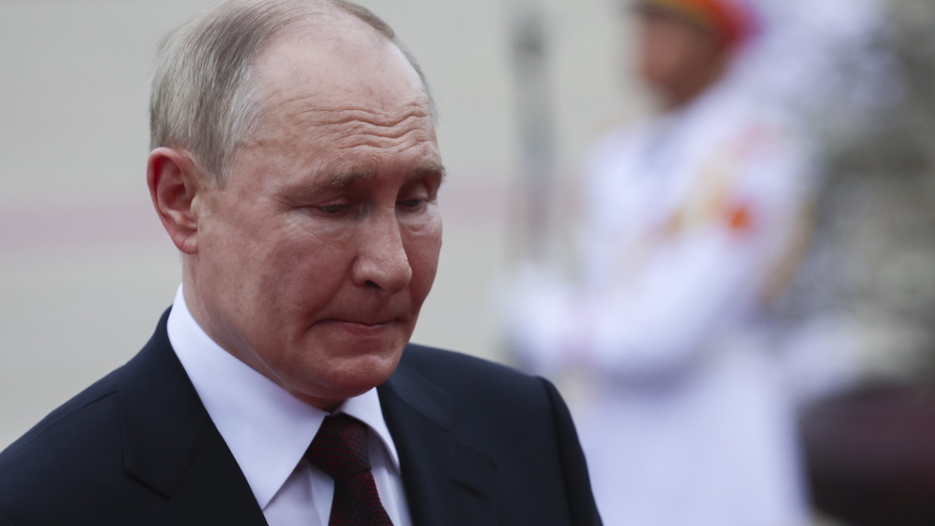 Щойно путін підписав три секретних укази після візиту директора ЦРУ