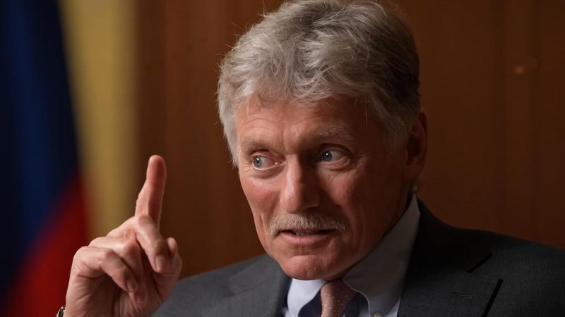 Пєсков заявив, що армія РФ б’є “по всьому підряд” в Україні
