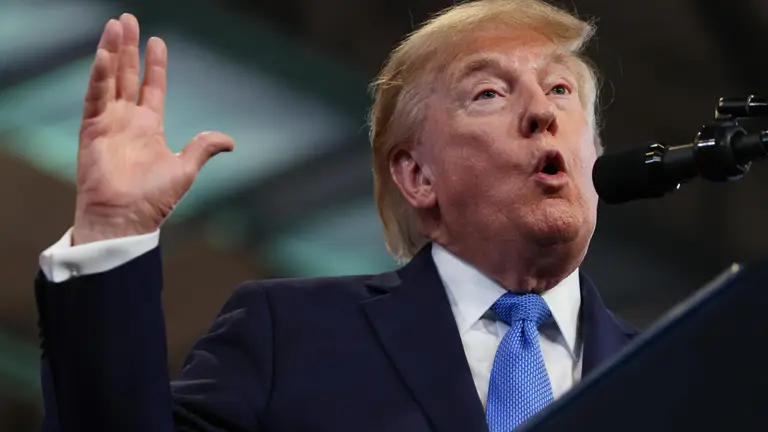 Трамп знову попросив Зеленського не бити по російським НПЗ