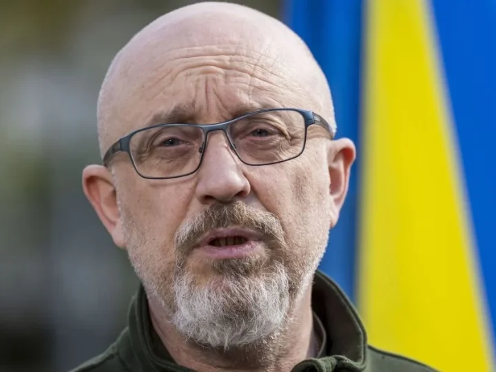 «Не всіх жінок завтра на поле бою»: Резніков закликав активніше обговорювати залучення жінок до війська