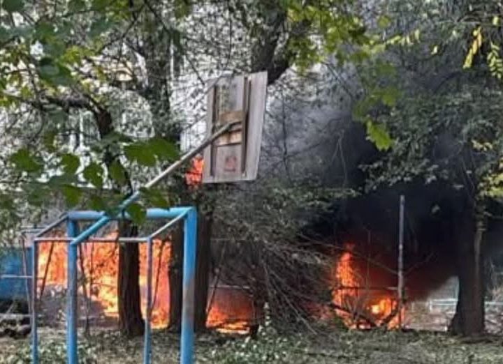 Дрон поцілив у багатоповерхівку в Кременчуці: є загиблі