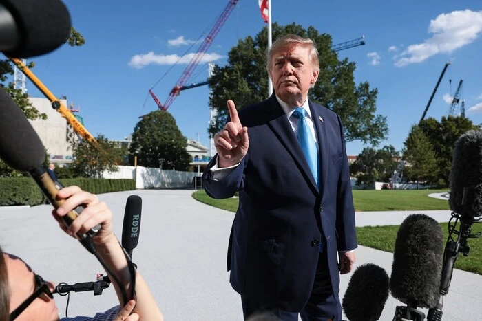 Трамп одним словом відповів на критику Зеленського через угоду з Путіним (відео)