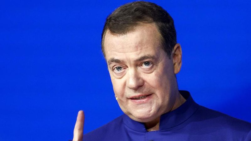 Медведєв озвучив три ультиматуми Україні для завершення війни